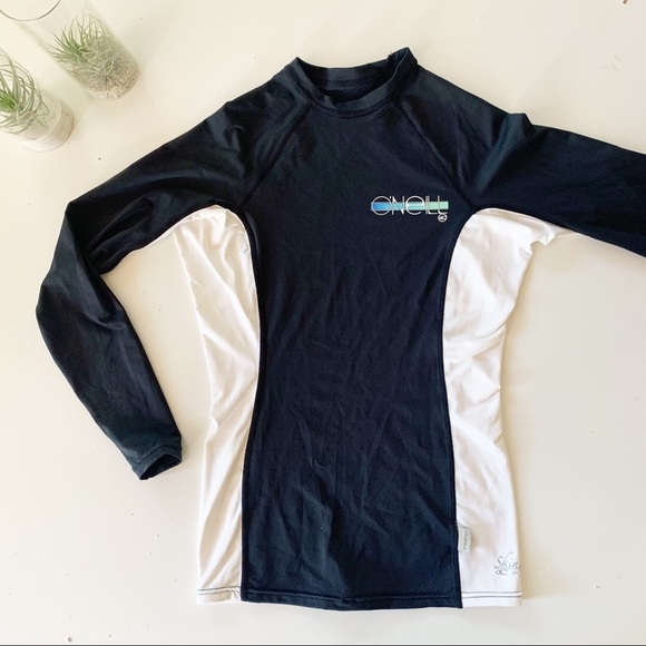 O’Neill Woman’s Long Sleeve Rash Guard - Picture 2 of 16